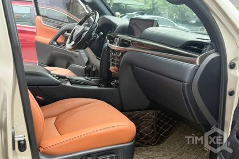 Bán Lexus LX570 Super Sport sản xuất 2018, màu vàng cát sa mạc. - TimXe.Net