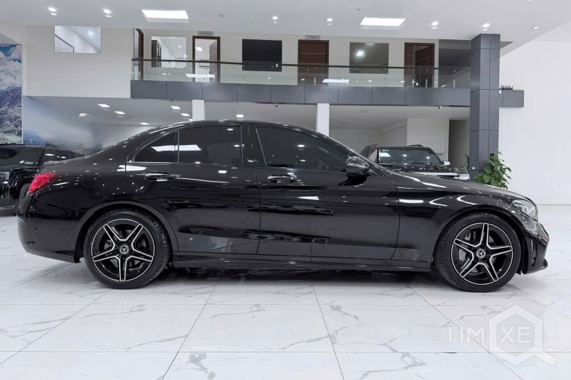 Bán Mercedes C300 AMG sản xuất 2019. xe 1 chủ đi ít, biển Hà Nội. - TimXe.Net