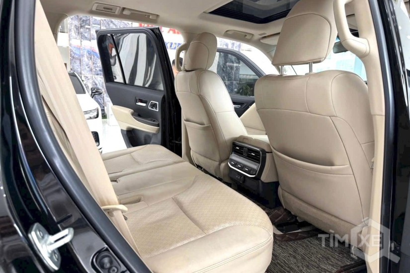 Bán Land Cruiser LC300 sản xuất 2024, lên full bodykit Trung Đông. - TimXe.Net