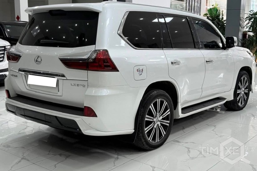 Bán Lexus LX570 sản xuất 2016, lăn bánh cực ít. Xe siêu mới. - TimXe.Net