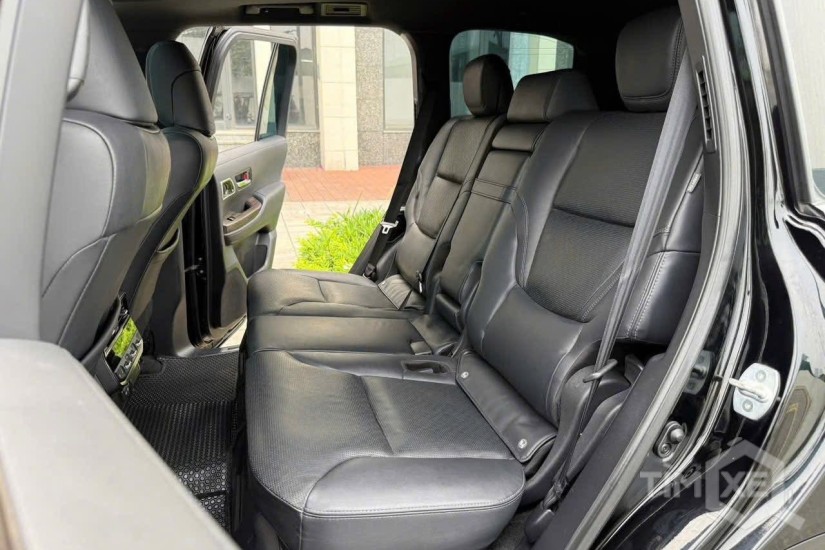 Land Cruiser LC300 sản xuất 2023 cực chât, sang trọng và giữ giá. - TimXe.Net