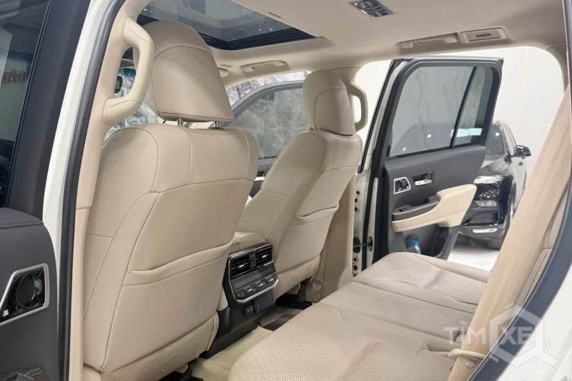 Bán Land Cruiser LC300 sản xuất 2023, chạy lướt 2 vạn Km cực mới. - TimXe.Net