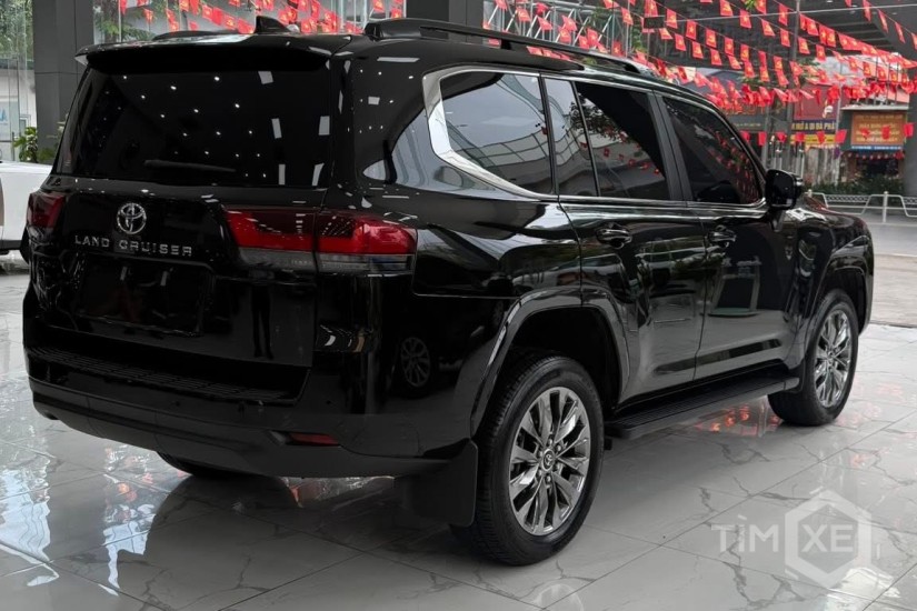 Bán Toyota Land Cruiser LC300 sản xuất 2025, siêu lướt 6000 Km. - TimXe.Net