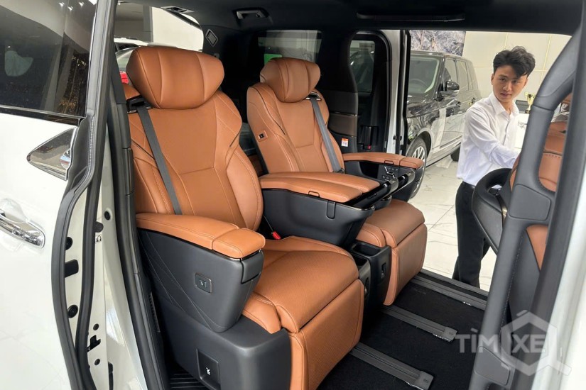 Xe Toyota Alphard HEV 2025 Nhập khẩu - TimXe.Net