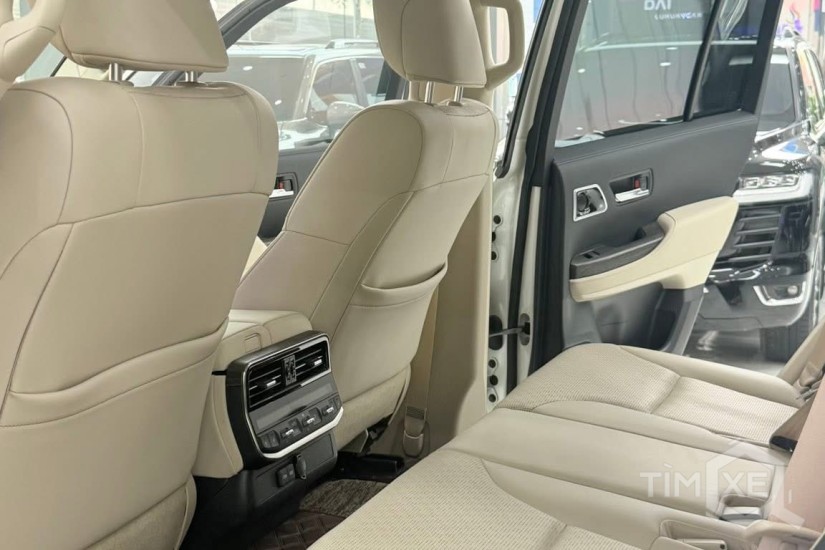 Bán Toyota Land Cruiser LC300 sản xuất 2025 Siêu lướt. - TimXe.Net