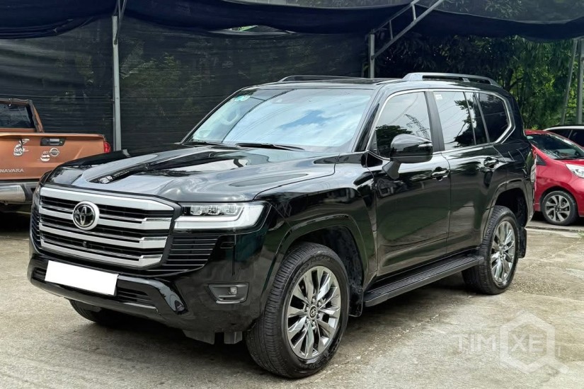Bán Toyota Land Cruiser LC300 sản xuất 2024 siêu lướt. - TimXe.Net
