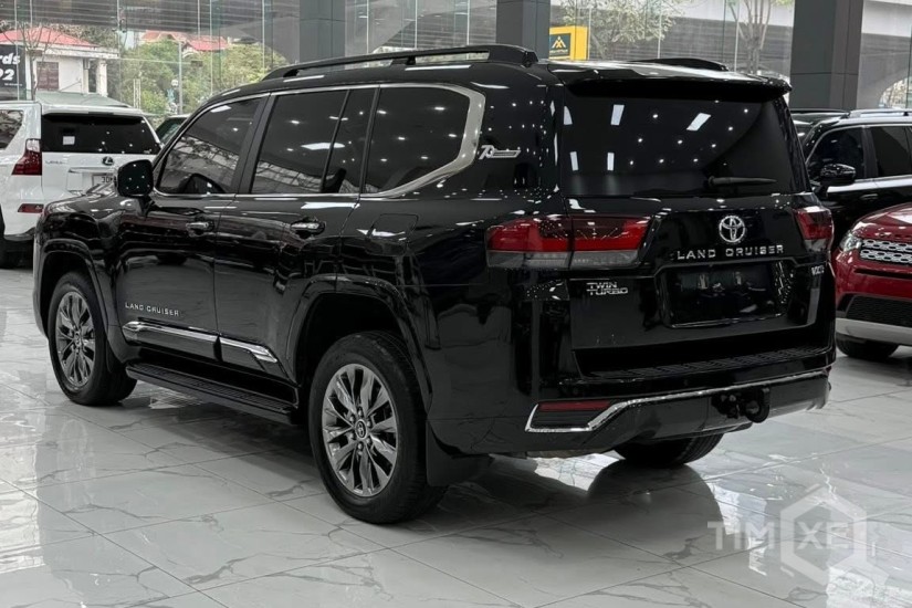 Bán Toyota Land Cruiser LC300 sản xuất 2023, 1 chủ. - TimXe.Net