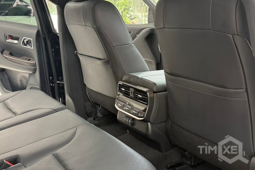 Bán Toyota Land Cruiser LC300 sản xuất 2025, siêu lướt 6000 Km. - TimXe.Net