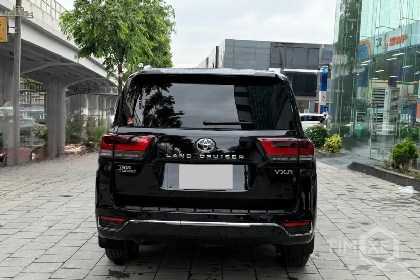 Bán Toyota Land Cruiser LC300, đăng ký 2025, xe mới 99%. - TimXe.Net