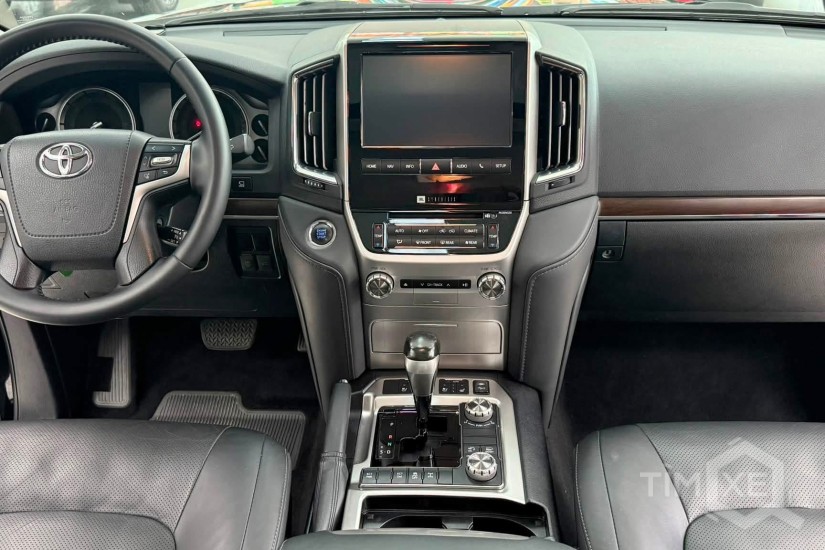 Toyota Land Cruiser 4.6 V8 sản xuất 2020, Full lịch sử hãng. - TimXe.Net