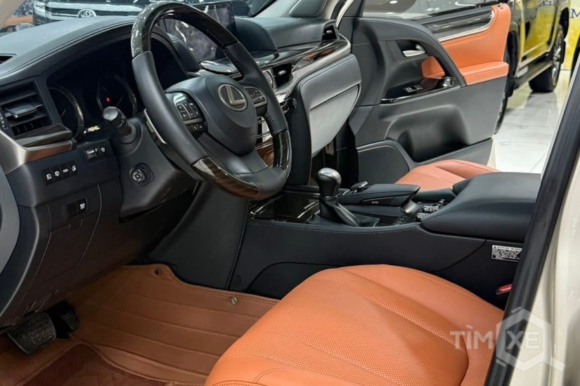Bán Lexus LX570 màu vàng cát, sản xuất 2018. Xe siêu mới. - TimXe.Net