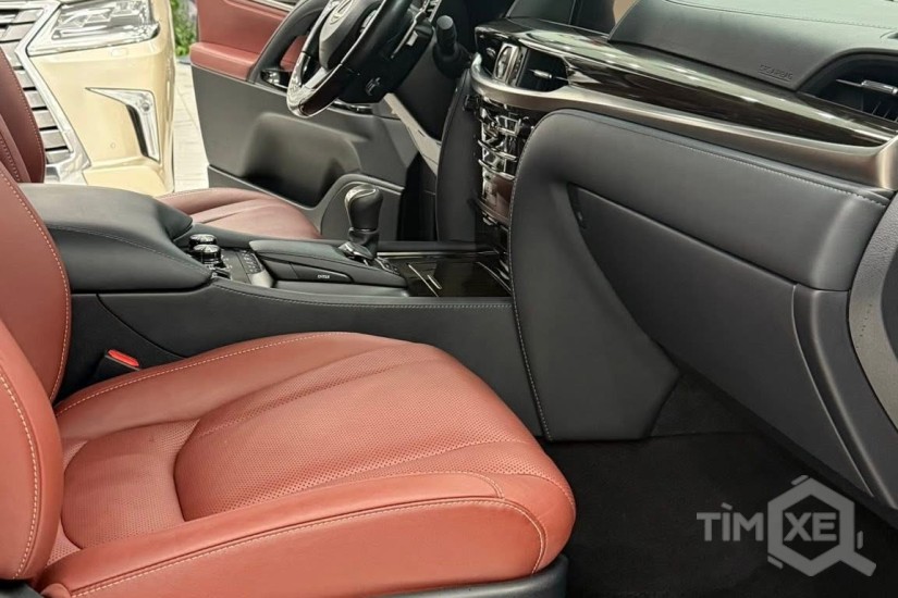 Bán Lexus LX570 nhập Mỹ, sản xuất 2018, lăn bánh chưa đầy 4 vạn, - TimXe.Net