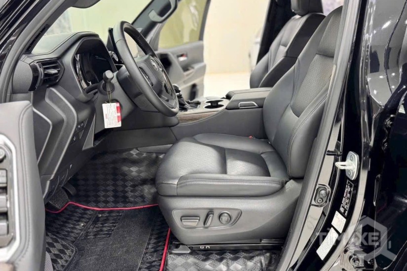 Bán Toyota Land Cruiser LC300 sản xuất 2023. xe cực mới. - TimXe.Net