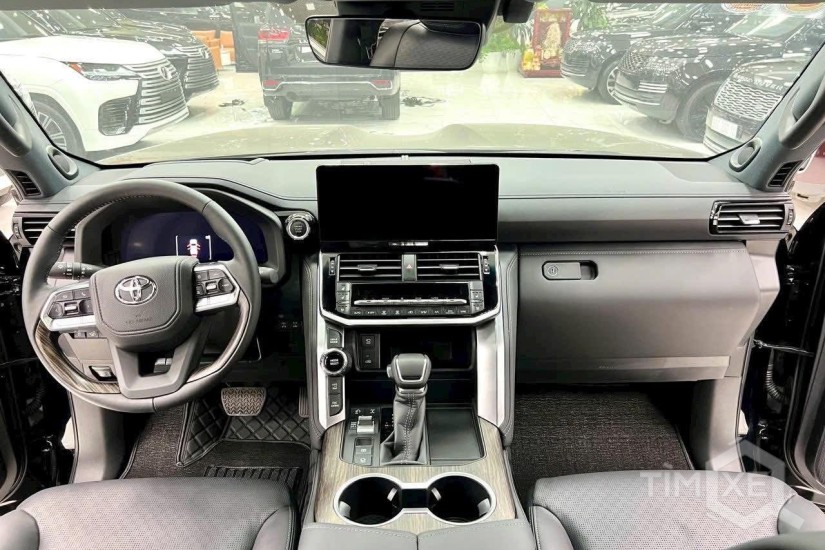 Bán Toyota Land Cruiser LC300, sản xuất 2025. siêu lướt mới 99,99% - TimXe.Net
