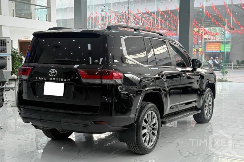 Bán Toyota Land Cruiser LC300 sản xuất 2023, 1 chủ Hà Nội - TimXe.Net