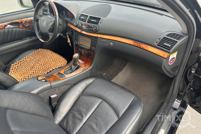 Xe Mercedes-Benz E280 Màu Đen Nội Thất Đen 2005 - TimXe.Net