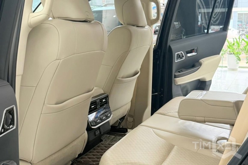 Bán Land Cruiser LC300 sản xuất 2024, sơn Zin 100%. - TimXe.Net