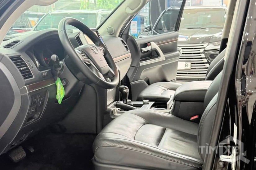 Toyota Land Cruiser 4.6 V8 sản xuất 2020, Full lịch sử hãng. - TimXe.Net