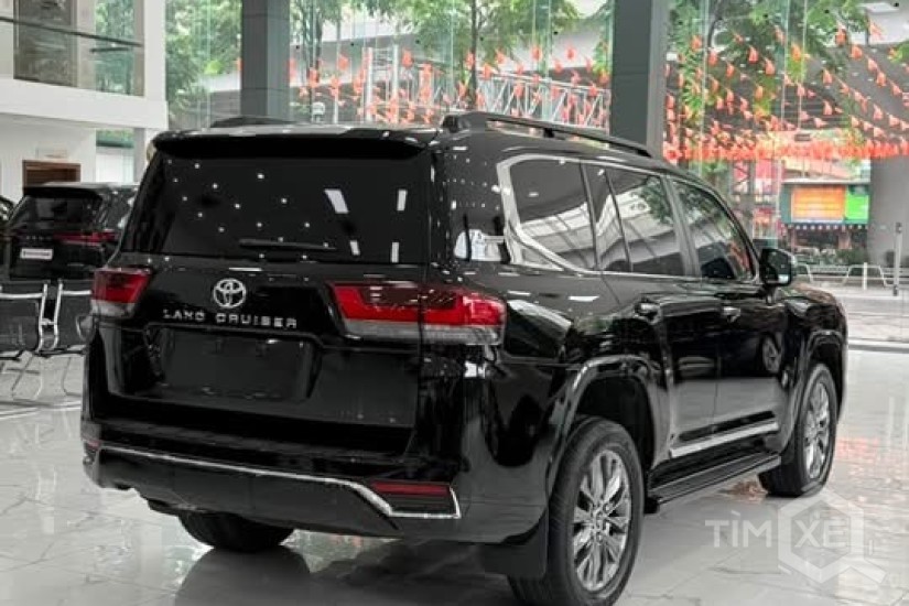 Bán Land Cruiser LC300 sản xuất 2022. Xe chạy ít. Giá cực rẻ. - TimXe.Net