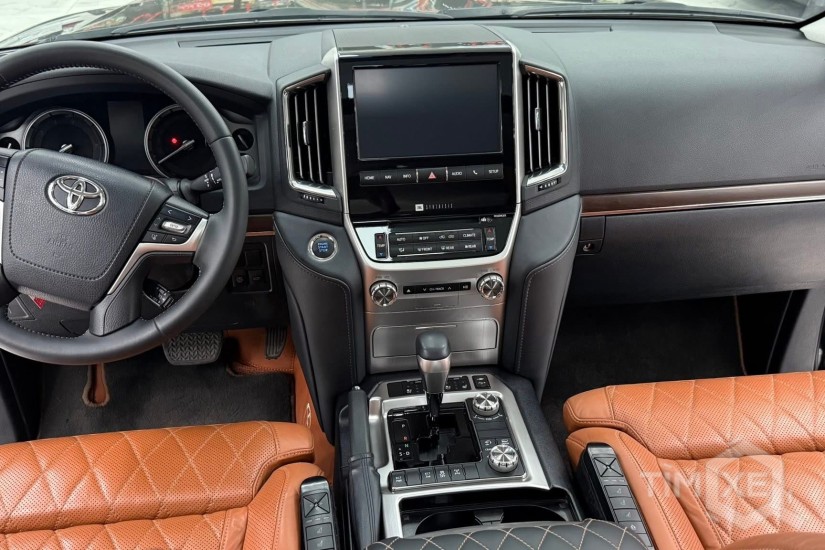 Bán Toyota Land Cruiser 4.6 V8 sản xuất 2020, 4 ghế VIP. - TimXe.Net
