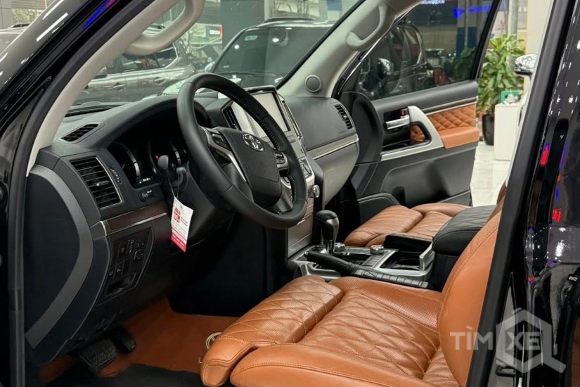 Bán Toyota Land Cruiser 4.6 V8 sản xuất 2020, 4 ghế VIP. - TimXe.Net
