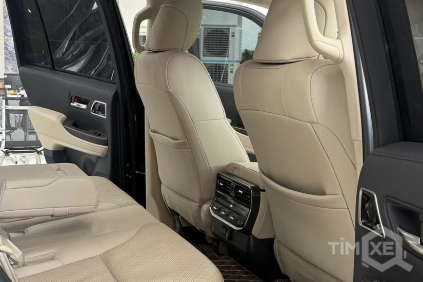 Bán Land Cruiser LC300 sản xuất 2024, sơn Zin 100%. - TimXe.Net