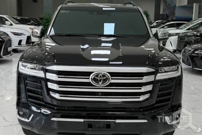 Bán Land Cruiser LC300 sản xuất 2022. Xe chạy ít. Giá cực rẻ. - TimXe.Net