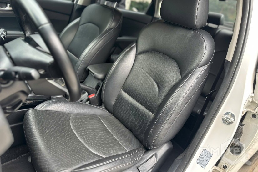 Bán Xe Kia Cerato 1.6 MT 2020 Màu Trắng Nội Thất Đen - TimXe.Net