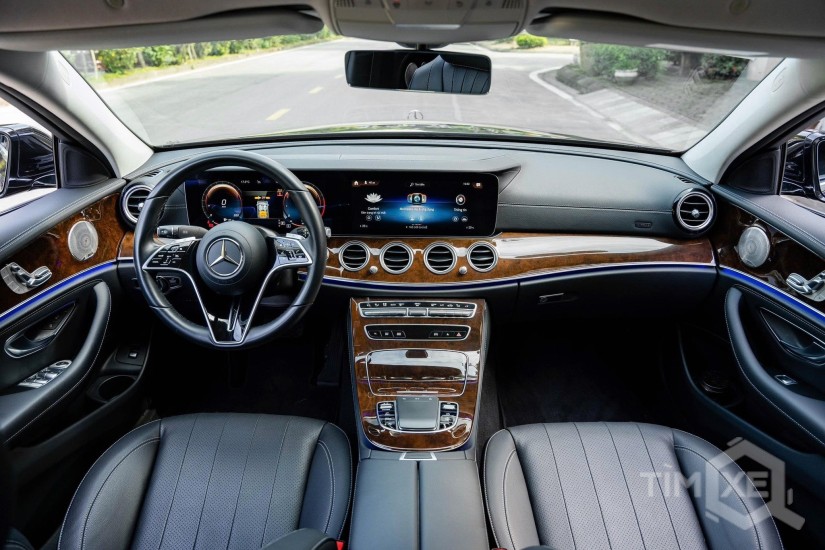 Bán Xe Mercedes-Benz E Class E200 Exclusive 2023 Màu Đen Nội Thất Đen Siêu Lướt Chính Hãng - TimXe.Net