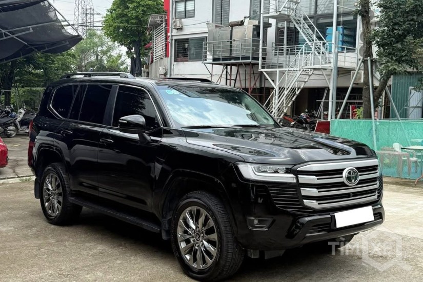 Bán Toyota Land Cruiser LC300 sản xuất 2024 siêu lướt. - TimXe.Net