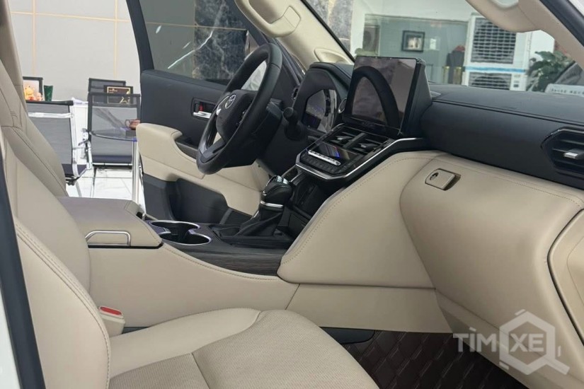 Bán Toyota Land Cruiser LC300 sản xuất 2025 Siêu lướt. - TimXe.Net
