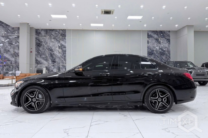 Bán Mercedes C300 AMG sản xuất 2019. xe 1 chủ đi ít, biển Hà Nội. - TimXe.Net