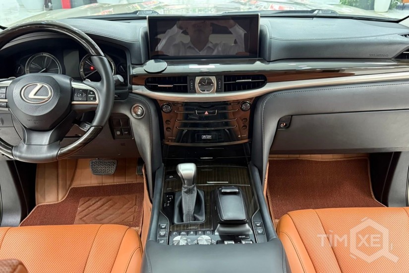 Bán Lexus LX570 màu vàng cát, sản xuất 2018. Xe siêu mới. - TimXe.Net