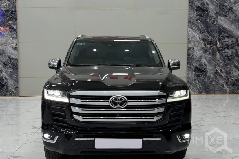 Toyota Land Cruiser LC300 2024 siêu lướt 8000 Km, lên full Trung Đông - TimXe.Net