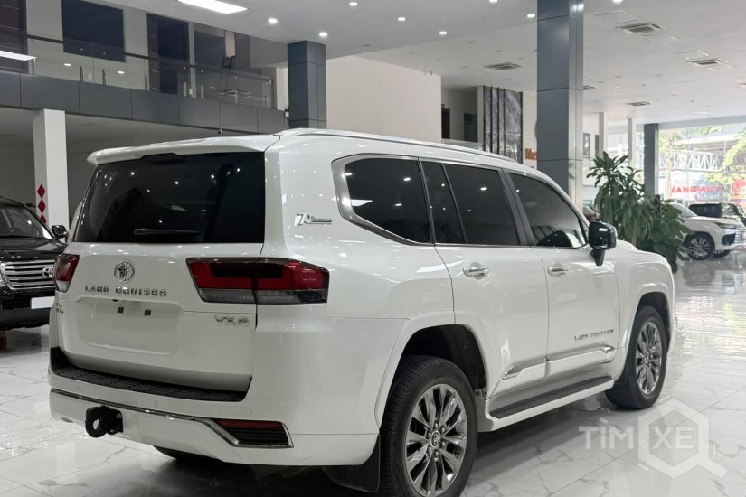 Bán Land Cruiser LC300 sản xuất 2023, chạy lướt 2 vạn Km cực mới. - TimXe.Net