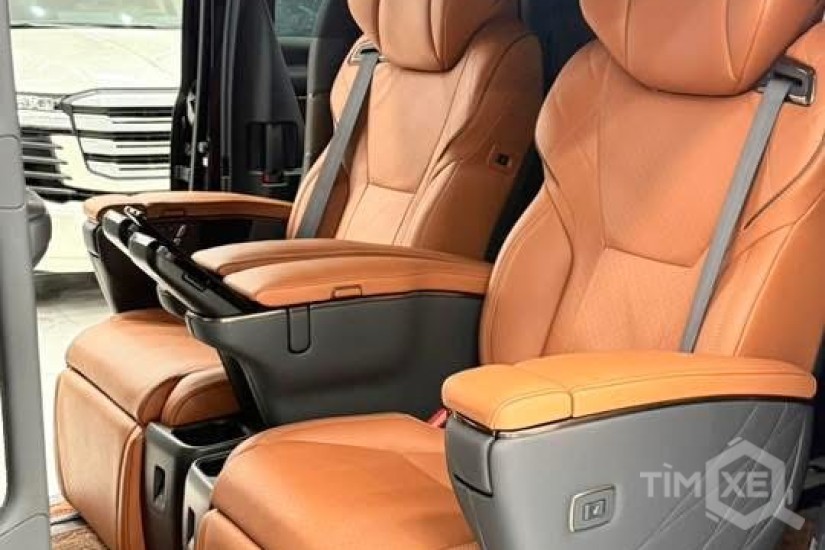 Bán Toyota Alphard sản xuất 2024 siêu lướt, 1 chủ Hà Nội. - TimXe.Net