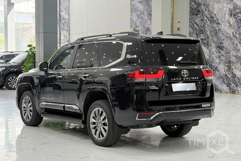 Bán Land Cruiser LC300 sản xuất 2026, lướt 5000Km. - TimXe.Net