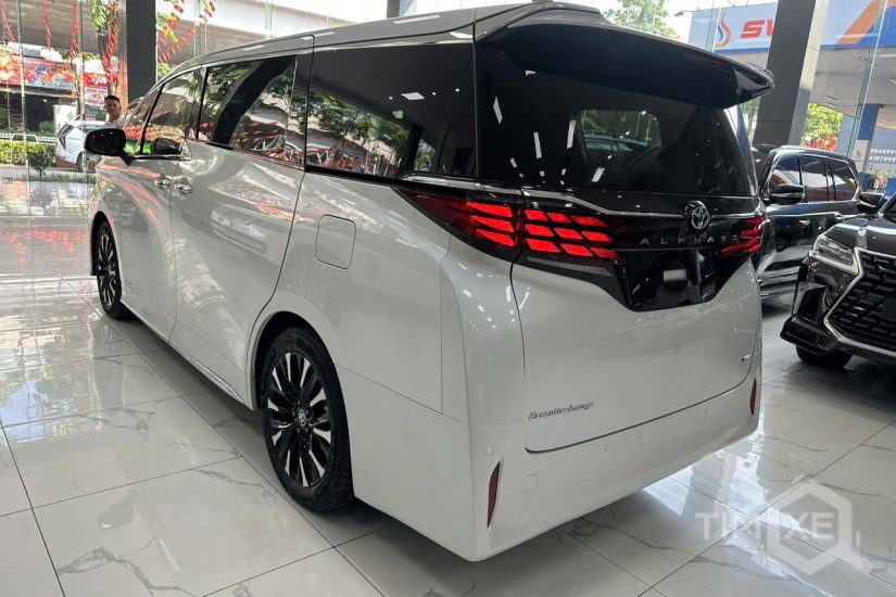 Xe Toyota Alphard HEV 2025 Nhập khẩu - TimXe.Net