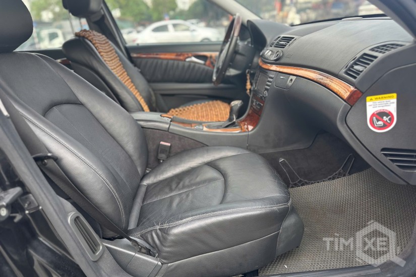 Xe Mercedes-Benz E280 Màu Đen Nội Thất Đen 2005 - TimXe.Net