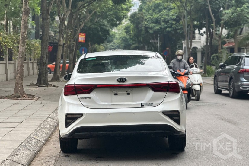 Bán Xe Kia Cerato 1.6 MT 2020 Màu Trắng Nội Thất Đen - TimXe.Net