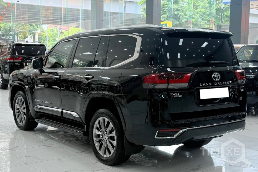 Land Cruiser LC300 sản xuất 2024 siêu lướt, full Bodykit và PPF. - TimXe.Net
