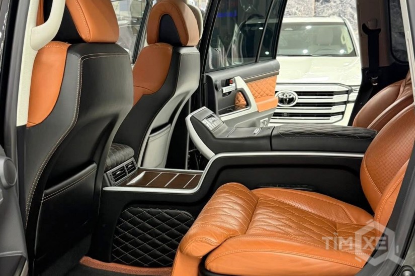 Bán Toyota Land Cruiser 4.6 V8 sản xuất 2020, 4 ghế VIP. - TimXe.Net