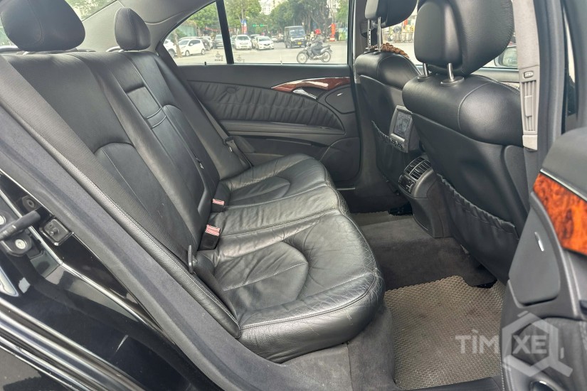 Xe Mercedes-Benz E280 Màu Đen Nội Thất Đen 2005 - TimXe.Net
