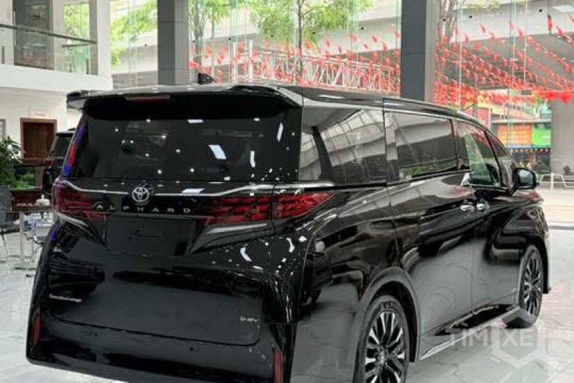 Giao ngay Toyota Alphard HEV sản xuất 2026 - TimXe.Net