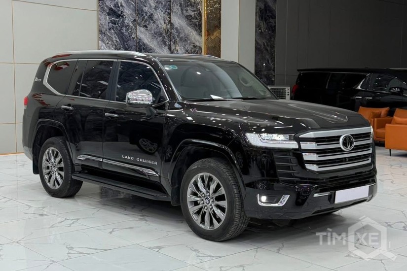 Toyota Land Cruiser LC300 2024 siêu lướt 8000 Km, lên full Trung Đông - TimXe.Net