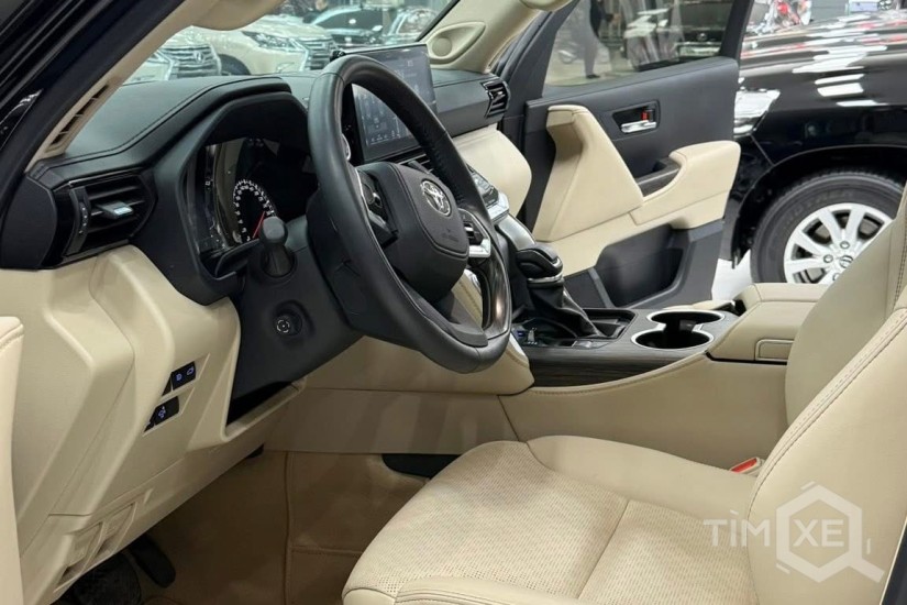 Toyota Land Cruiser LC300 2024 siêu lướt 8000 Km, lên full Trung Đông - TimXe.Net