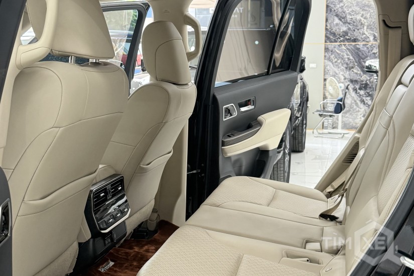 Land Cruiser LC300 sản xuất 2024 siêu lướt, full Bodykit và PPF. - TimXe.Net