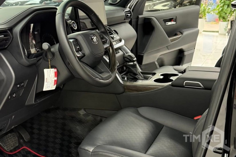 Bán Toyota Land Cruiser LC300 sản xuất 2023, 1 chủ. - TimXe.Net