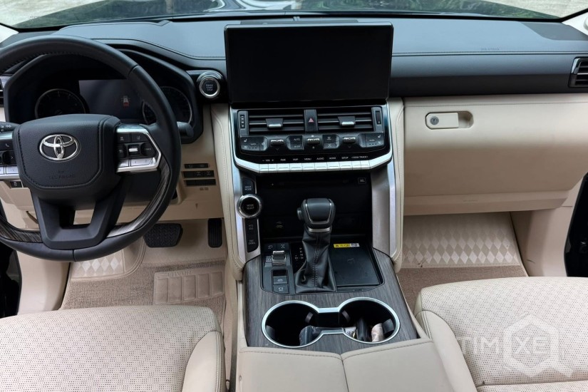 Bán Toyota Land Cruiser LC300 sản xuất 2024 siêu lướt. - TimXe.Net