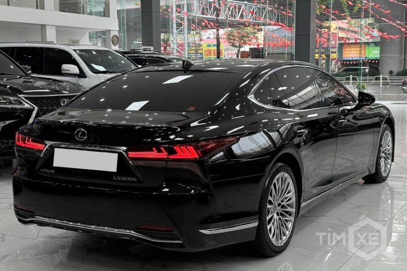 Bán Lexus LS500h sản xuất 2025 siêu lướt 600 Km, mới 99,99%. - TimXe.Net